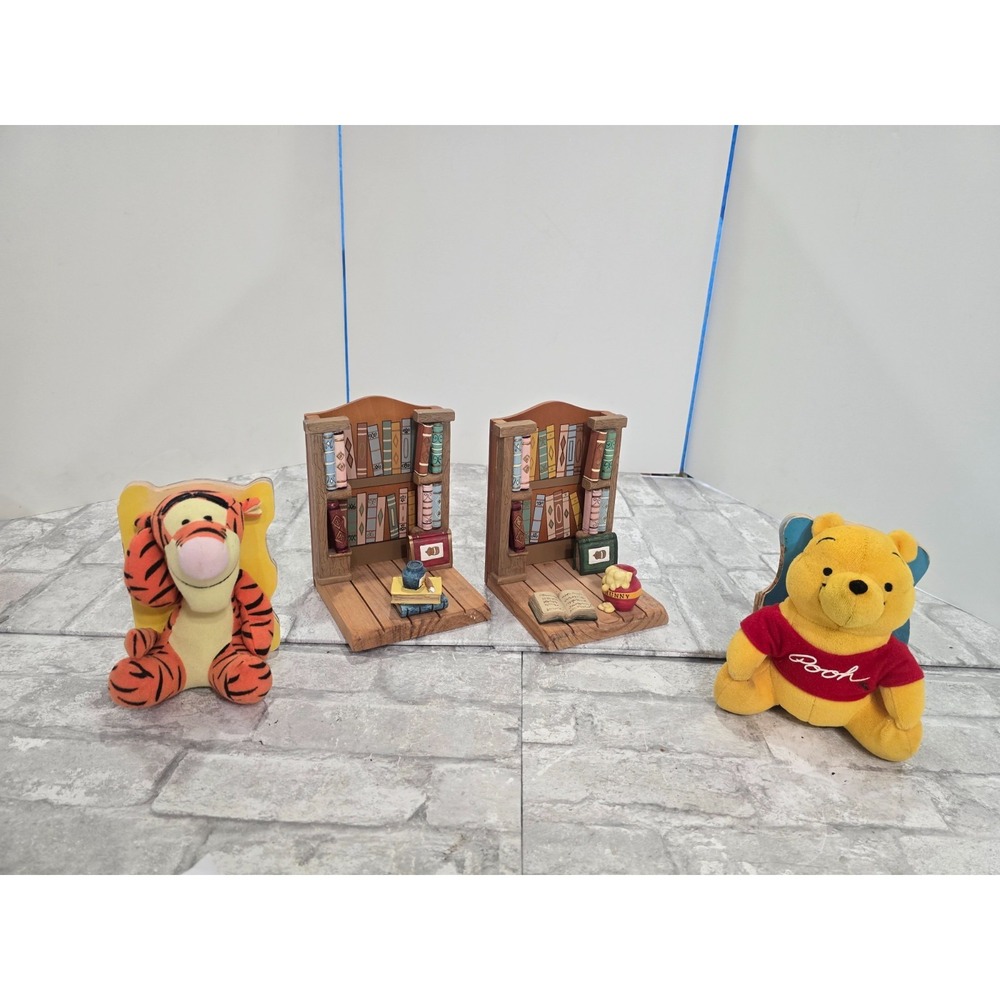 Disney Winnie The Pooh Tigger Bookend Buddies Removable Plush with Storybooks